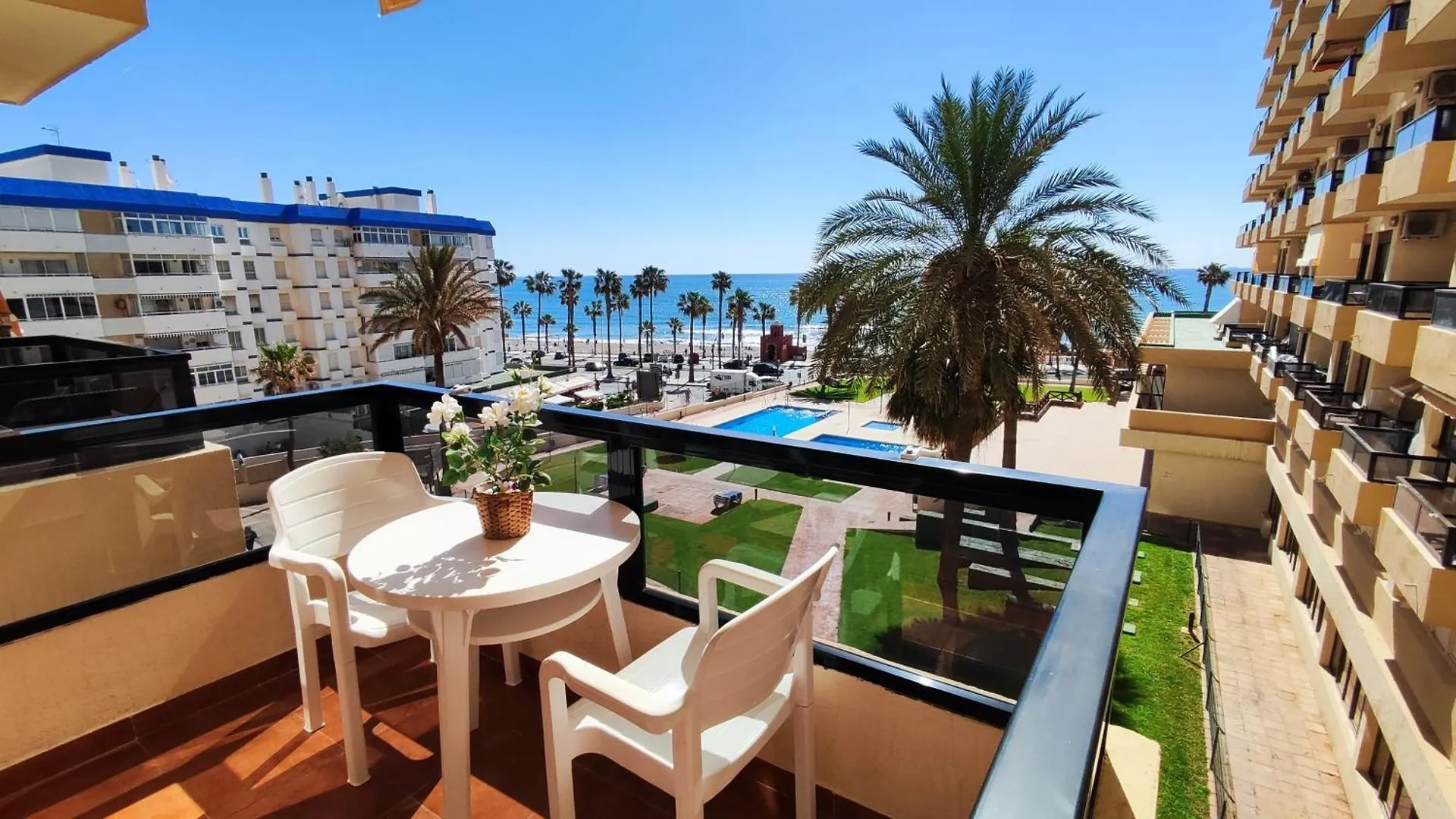 Aloha Playa Apartment With Ocean Views And Pools Benalmádena 0*,  Ισπανία